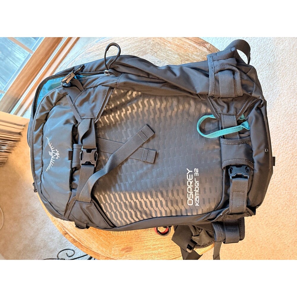 Osprey Kamber 32 Black/Blue Outdoor Snowboard/SkiHiking Backpack (NWOT)